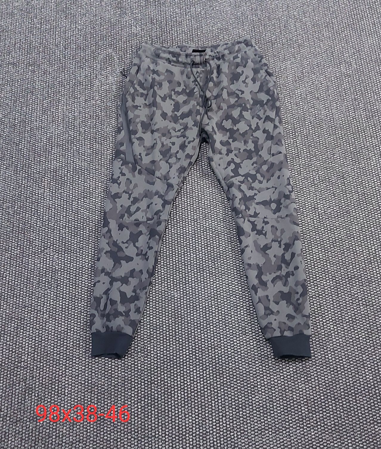 Nike camo tech fleece S размер комплект