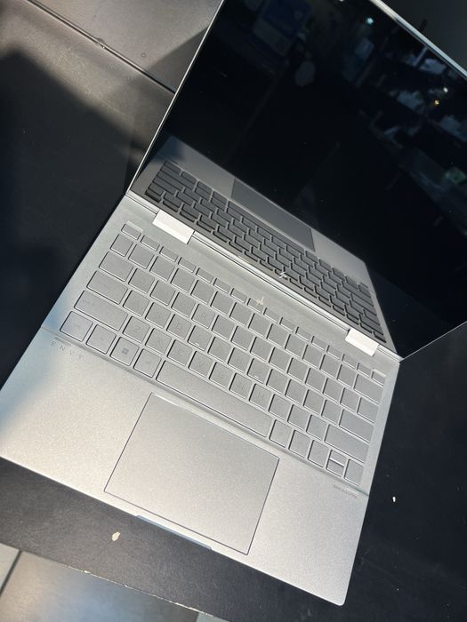 hp envy x360 2-in-1  core i7   8/512