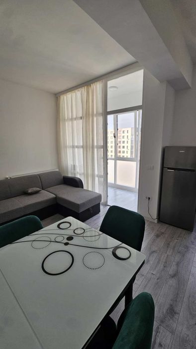 Apartament 2 camere semidecomandat de închiriat