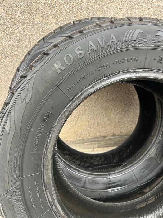 Продам шины зимние с шипами на r 16