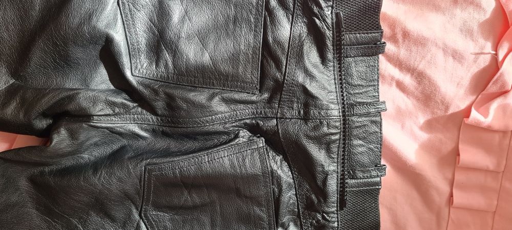 Pantaloni de piele naturala