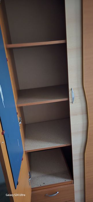 Dulap culoare maro, ca nou