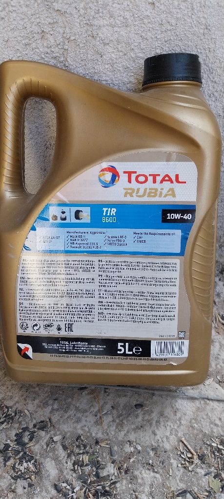 Тотал 10w40 5л туба.