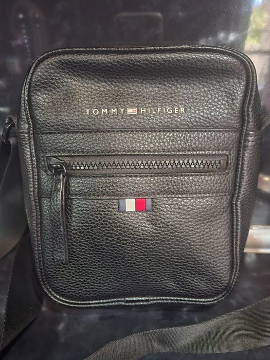 Tommy Hilfiger чанта