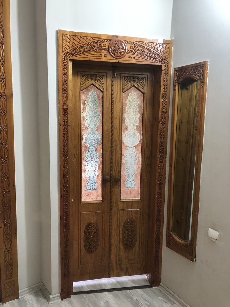 Двери из дерева , ручная работа