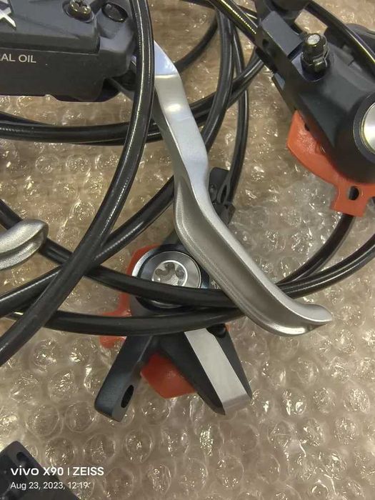 НОВИ Спирачки Shimano XTR-975 PM/IS