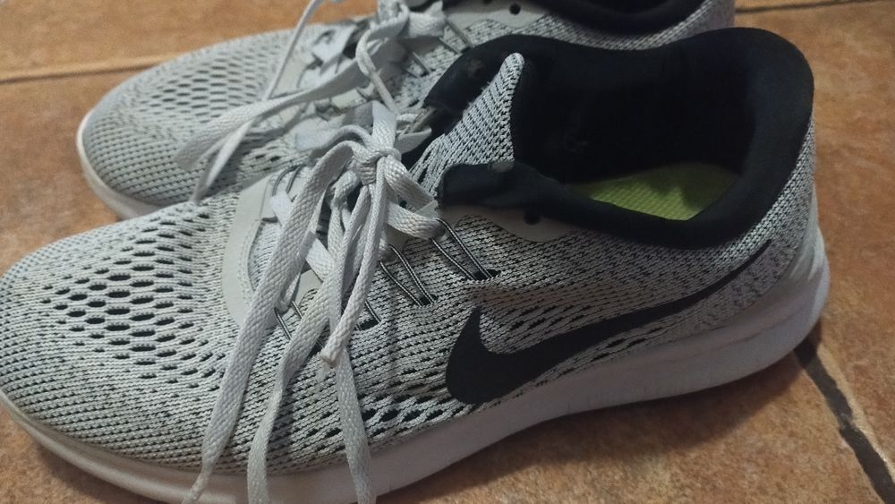 Найк маратонки тип чорап