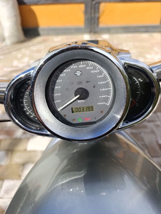 Harley-davidson night rod sotiladi