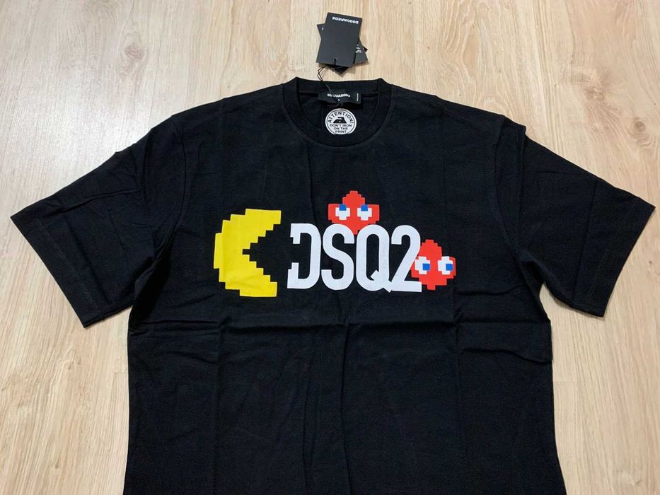 Чисто нови мъжки тениски с етикети Dsquared D2 налични L,XL,2XL