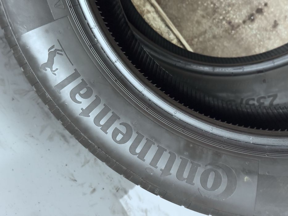 235/55R19 105V Continental