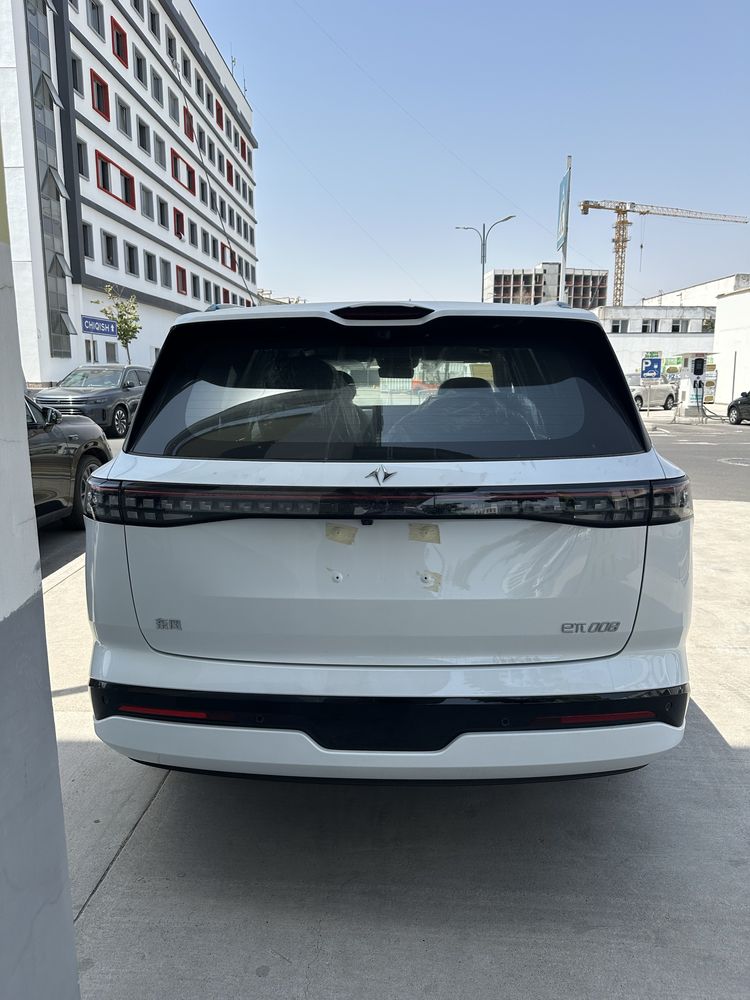 Dongfeng 008 Ultira nalichida