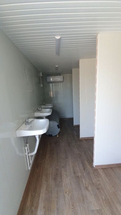 Vand containere modulare cu cabine de dus