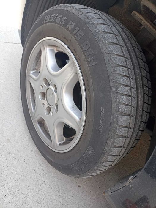 Set 4 jante R15 5x114,3 cu anvelope de vara pentru Hiunday.