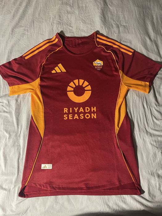 Чисто нови футболни тениски!