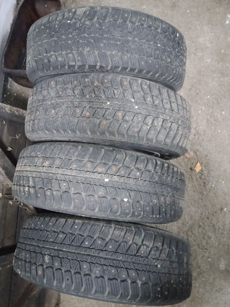 Продам ЗИМНИЕ 185/65 R15