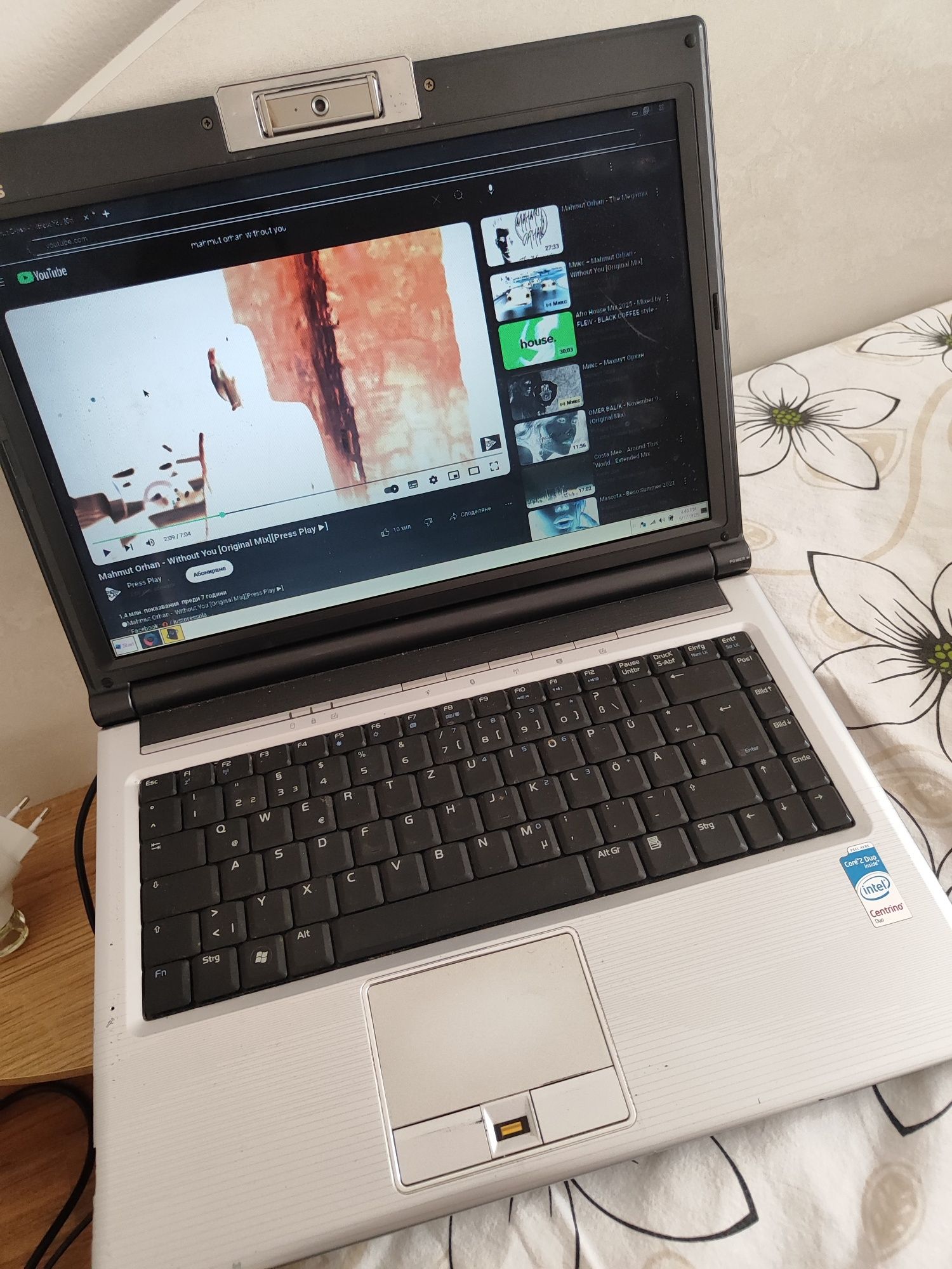 Лаптоп Asus  f8s
