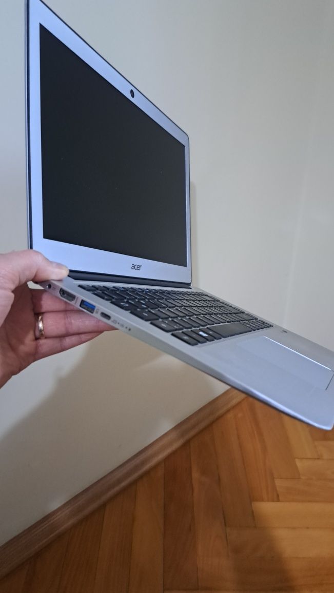 Laptop Acer Swift SF3 i3 gen.6 SSD Slim! SUPER OFERTĂ Baterie NOUĂ!