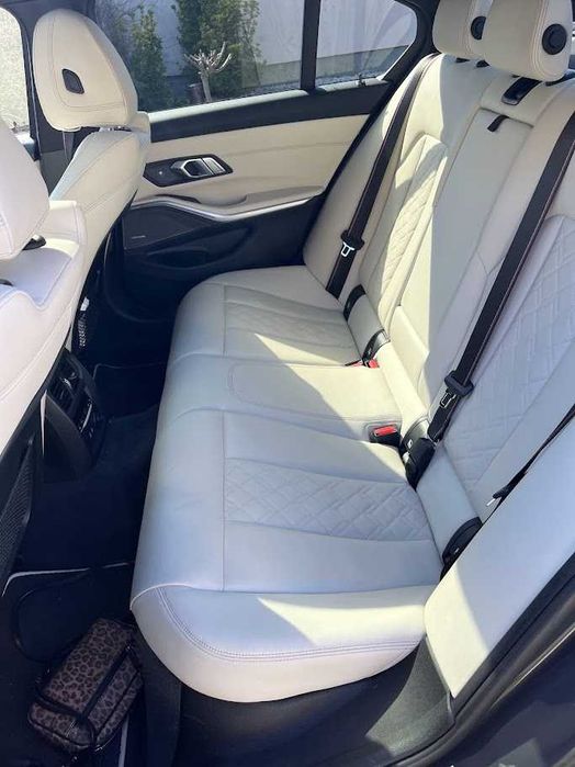 BMW 330e M-Pachet Individual // Dotari de exceptie // TVA deductibil