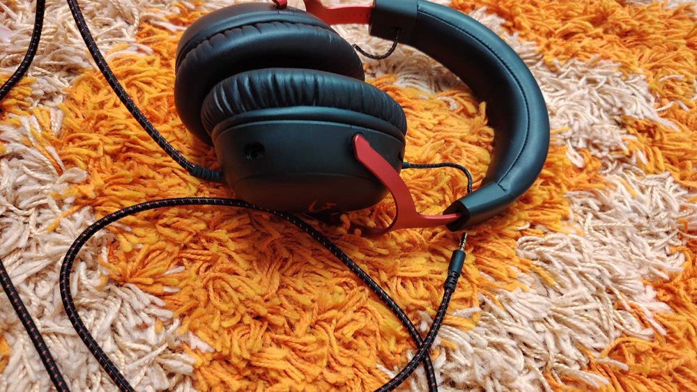 Casti Gaming HyperX Cloud III