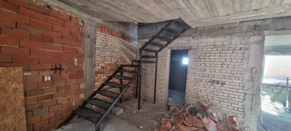 Металообработка, метални конструкции, заварки и заваръчни ремонти.