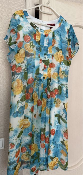 Шикарное платье,производства Кореи 50-52 размер