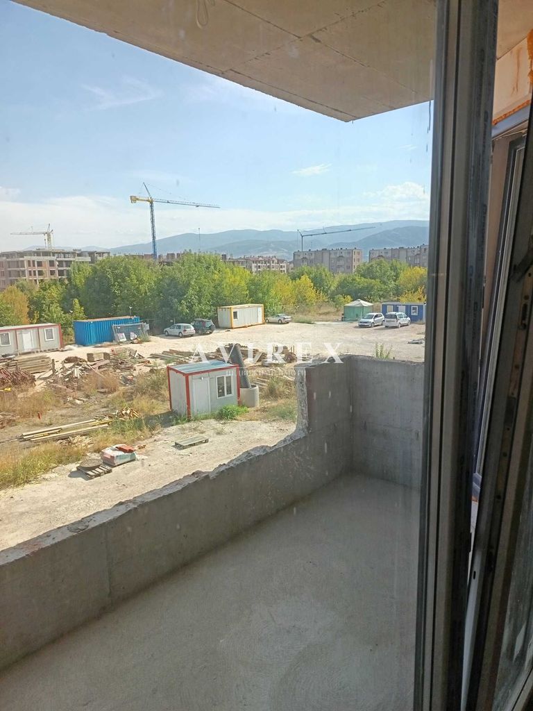 Продава се Двустаен апартамент в Пловдив, Остромила - 67 кв.м за 1475 €/кв.м - Снимка #1