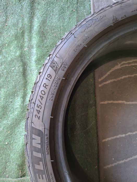 245 40 19 Michelin DOT 2023 iarna