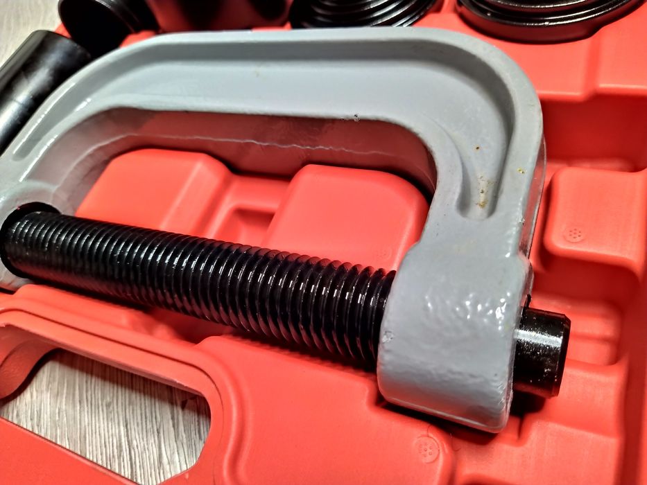 Presa universala pentru extras si montat pivoti, rotule, bucse 9 piese