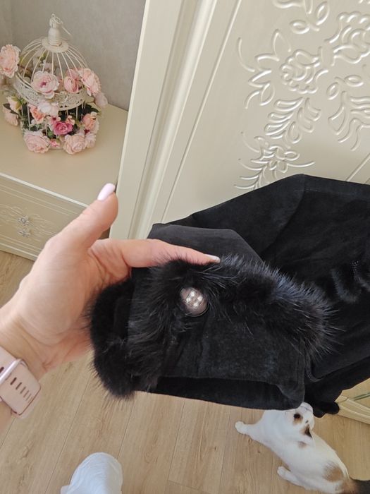 Продам замшевую натуральную куртку в идеальном состоянии