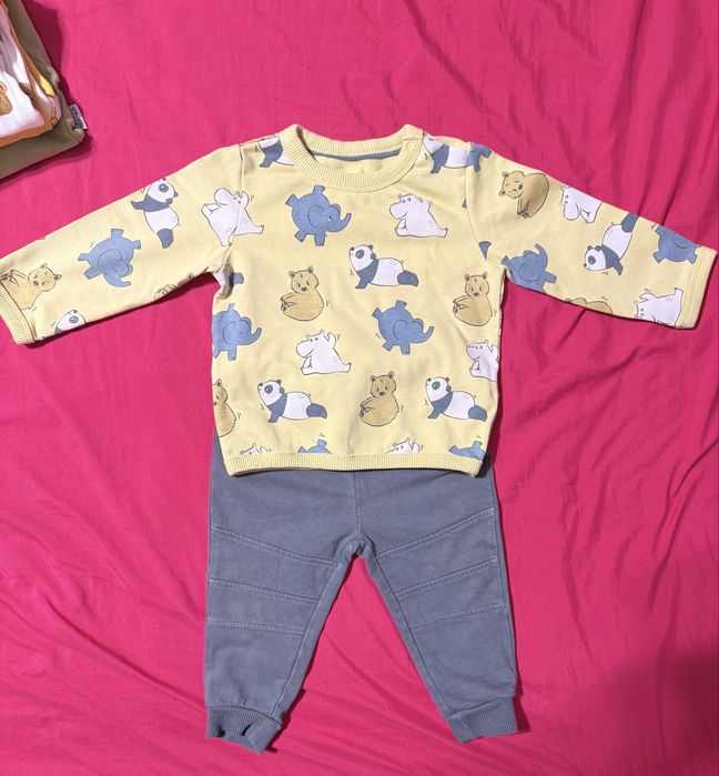Set bluza si pantaloni C&A marimea 74