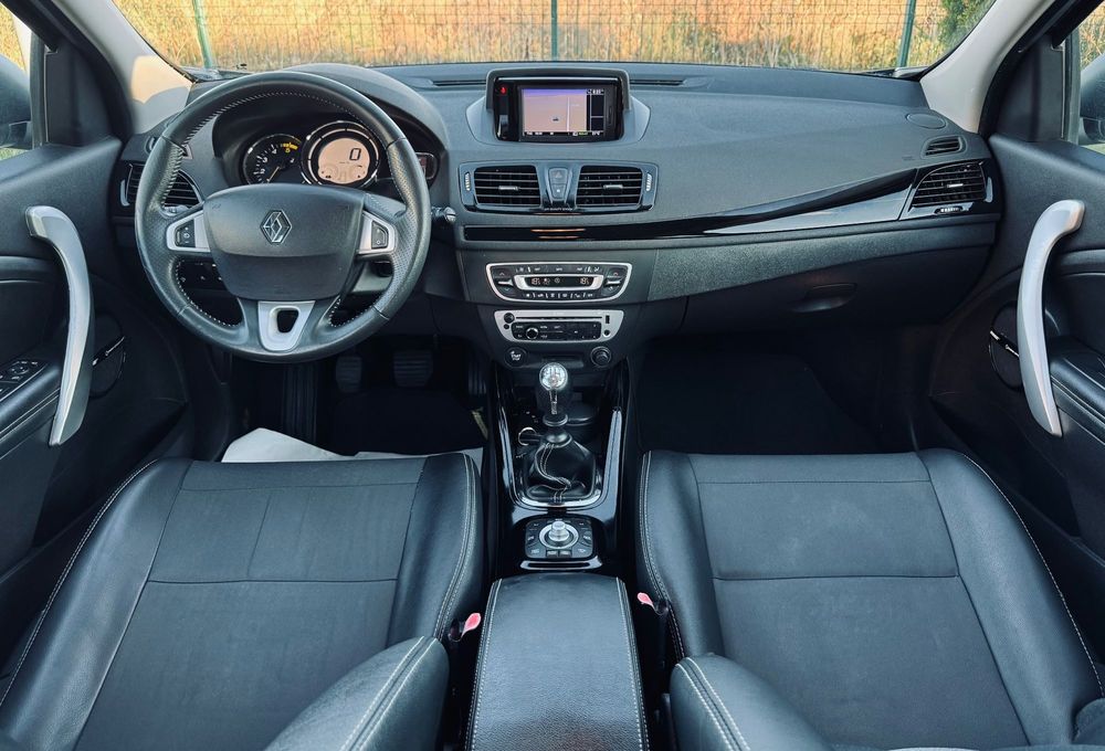 Renault Megane model BOSE+key less go+Key less entry+nevigatie+camera marsarier