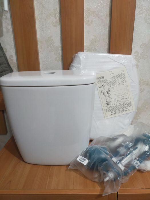 Продам новый бачок для унитаза с  наборов для бочка