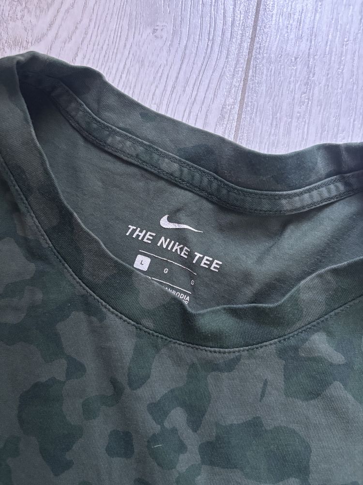 Мъжка тениска Nike, L
