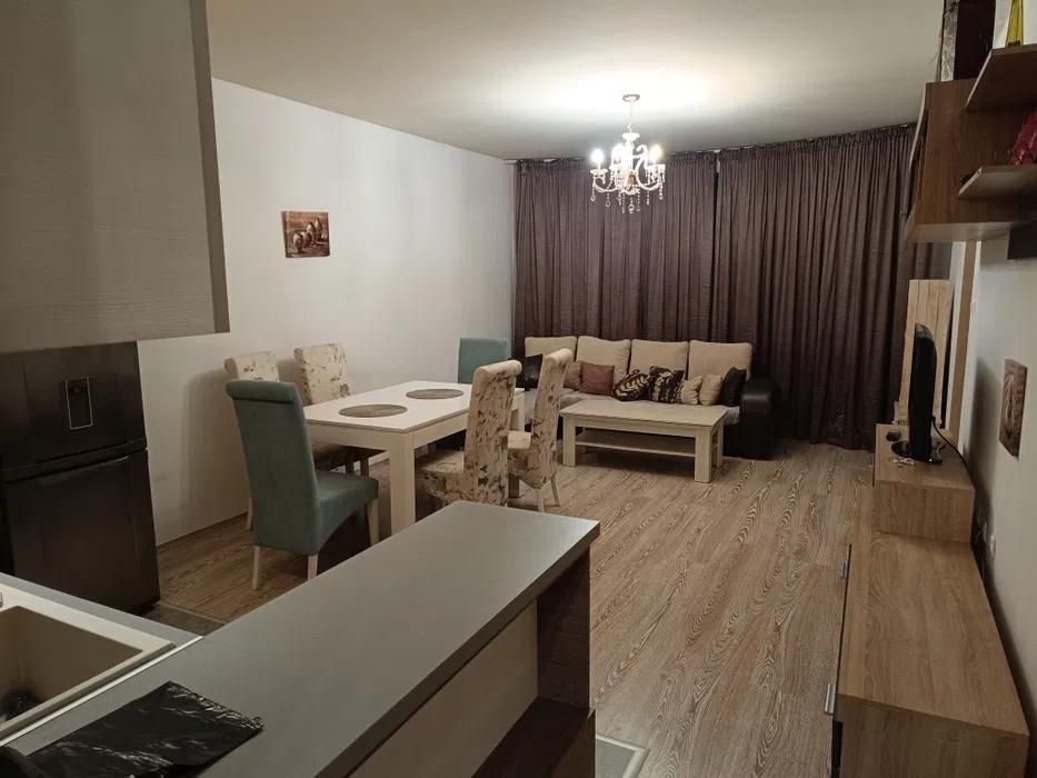 Дава се под наем Тристаен апартамент в Пловдив, Център - 90 кв.м за 450 € - Снимка #1