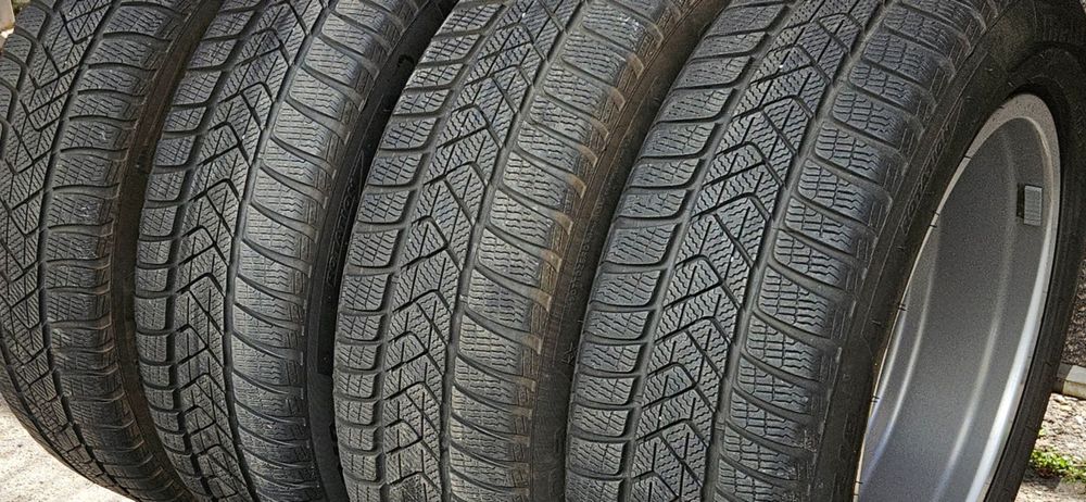Jante BMW X3 G01 X4 G02 echip iarna 225 60 18 Pirelli * 7 mm DOT 2020