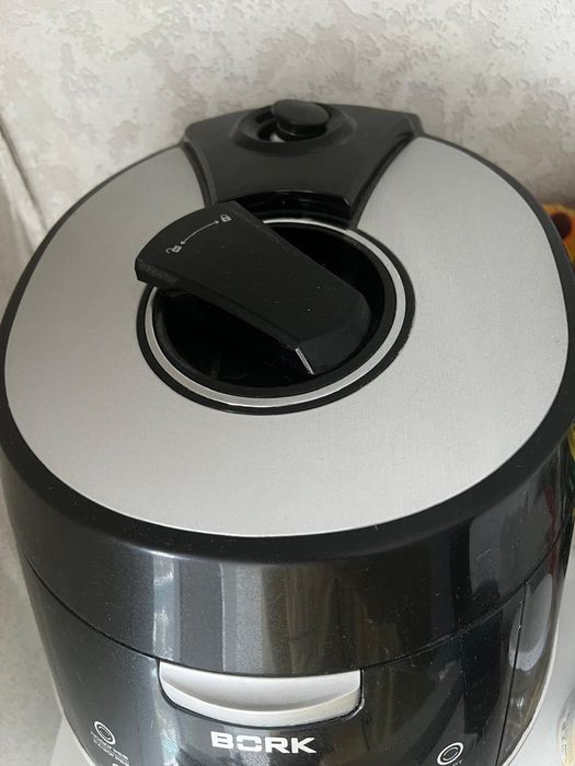 Продам мультиварку- скороварку, индукционную BORK