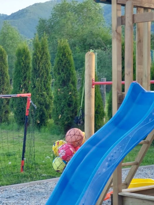 cabana casa dia are și loc de joaca,ideal ptr evenimente