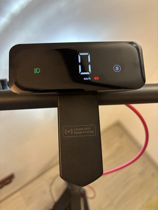 Trotineta electrică Navee S40 puțin folosită