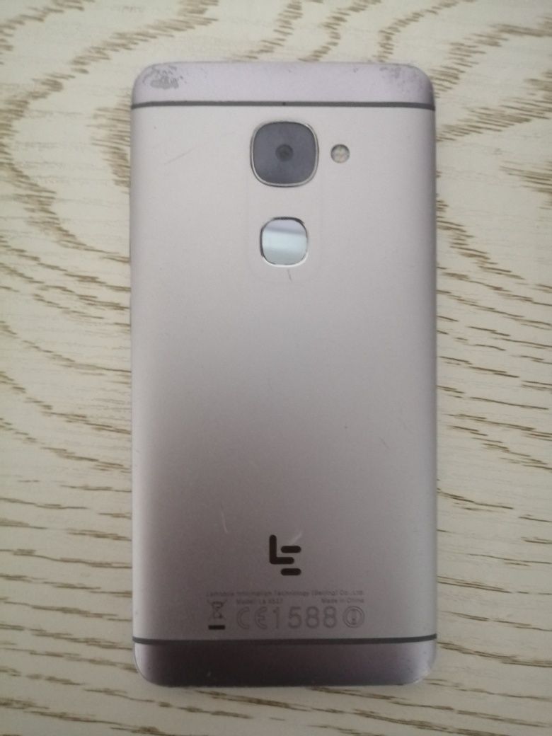 smartfon: Le X527