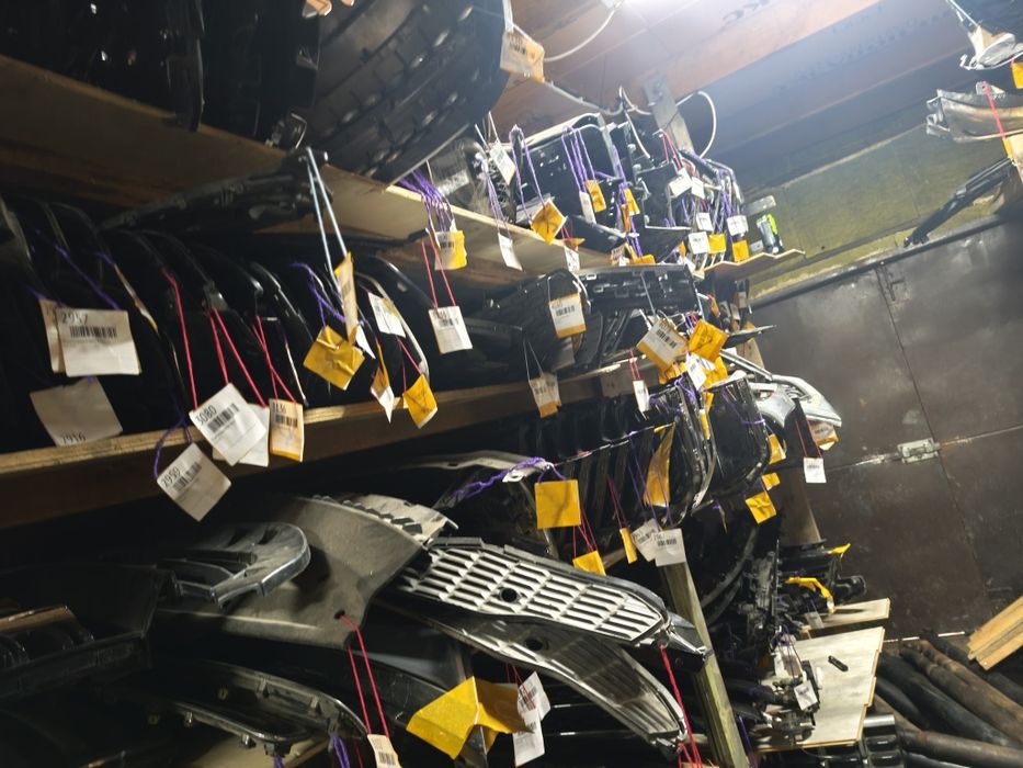 Решетки радиатора корейские авто оптом  около 500 шт