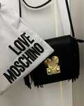 чисто нова дамска чанта Love Moschino