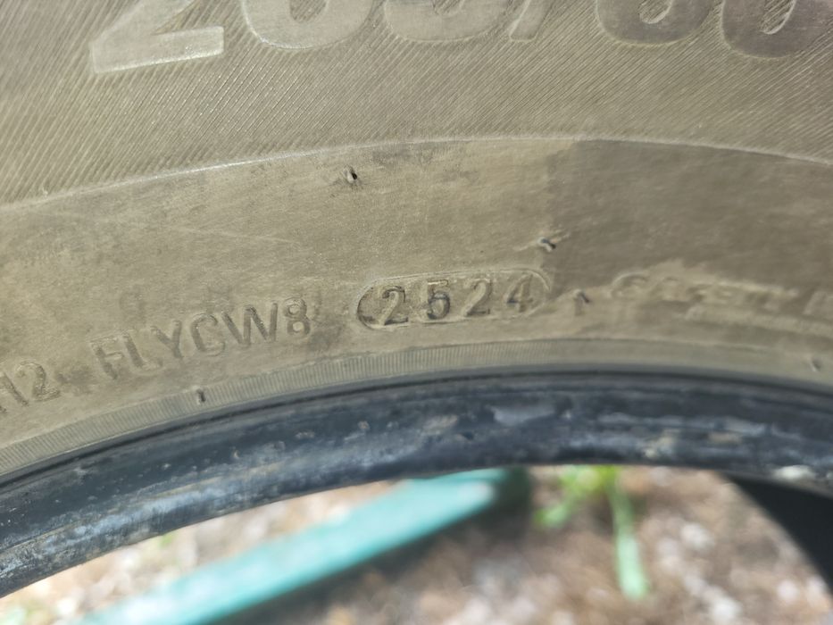Шины зимние почти новые