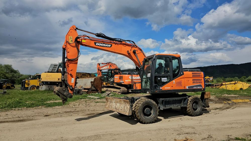 Doosan DX 160 W Excavator pe roți an 2022