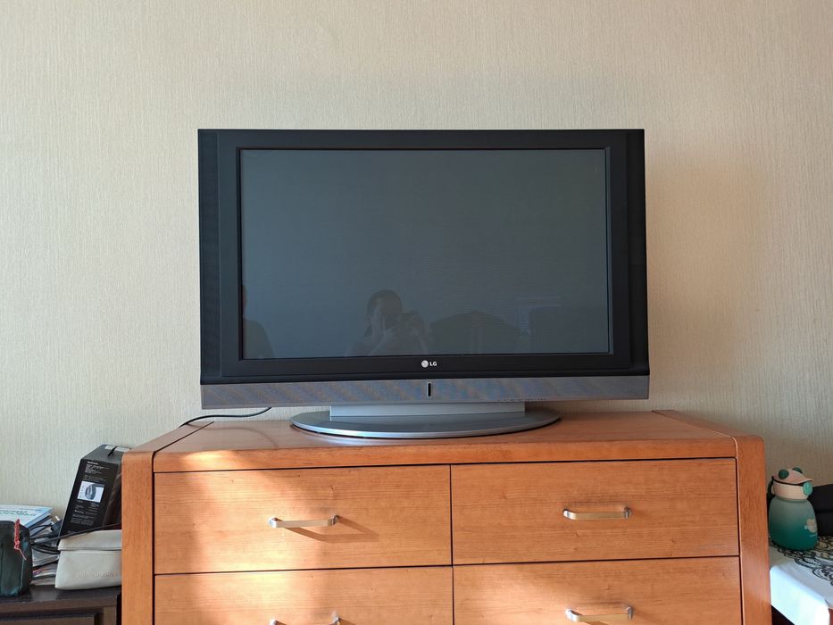 Телевизор LG 42 дюймов