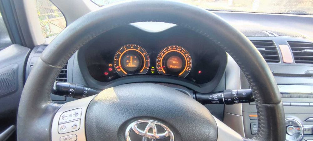 Toyota Auris 2008 persoana fizică