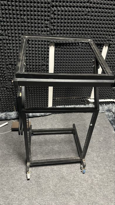 Рэковая стойка для студии, сцены