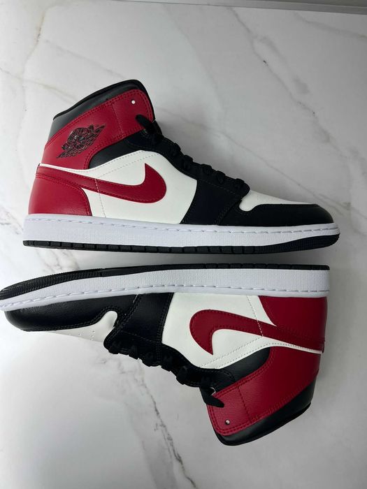 Adidasi Nike Air Jordan 1 Mid Negru-Rosu-Alb 44.5 ORIGINAL