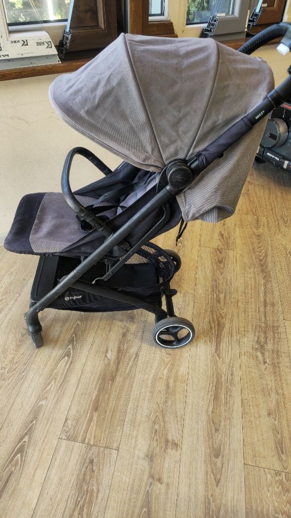 Количка Cybex Beezy