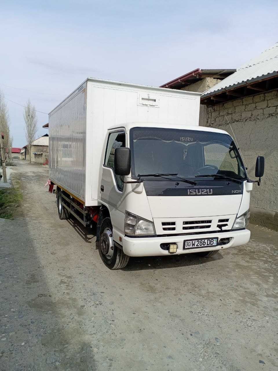 Isuzu 2013  metan yangi mator qilingan