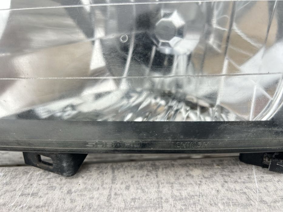 Far fata stanga Subaru Forester Sg 2005-2005